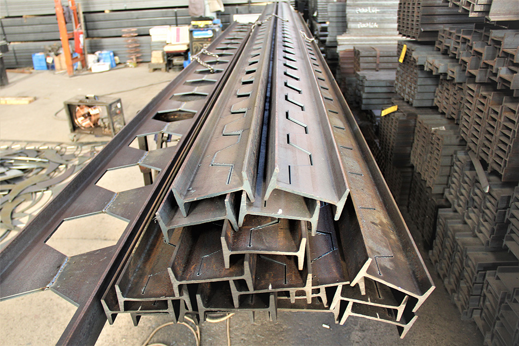 Petek Makas Çelik Konstrüksiyon Fabrika Kirişleri | SerMimar Çelik Yapı